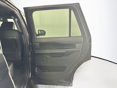 Used 2021 Ford Expedition XLT image 29