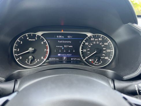 Used 2024 Nissan Altima 2.5 SR image 10