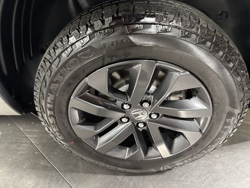 Certified 2024 Honda Ridgeline Sport image 12