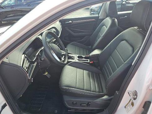 Used 2022 Volkswagen Jetta SE image 6