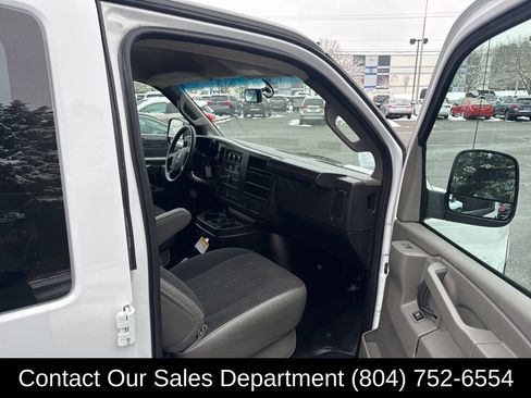 Used 2024 GMC Savana 2500 w/ Driver Convenience Package image 13