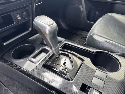 Used 2018 Toyota 4Runner TRD Off-Road AWD/4WD image 23