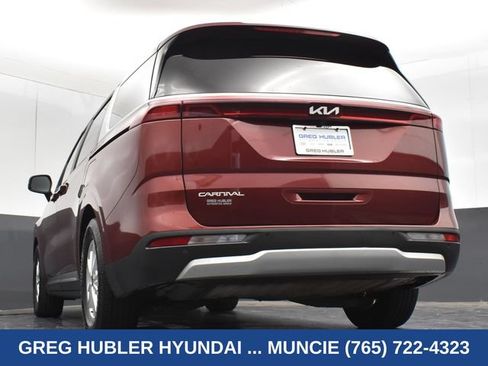 Used 2023 Kia Carnival LX FWD image 28