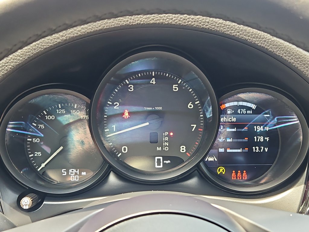 Certified 2026 Porsche Macan AWD/4WD image 34