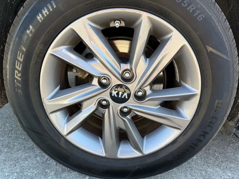 Used 2020 Kia Optima LX FWD image 9