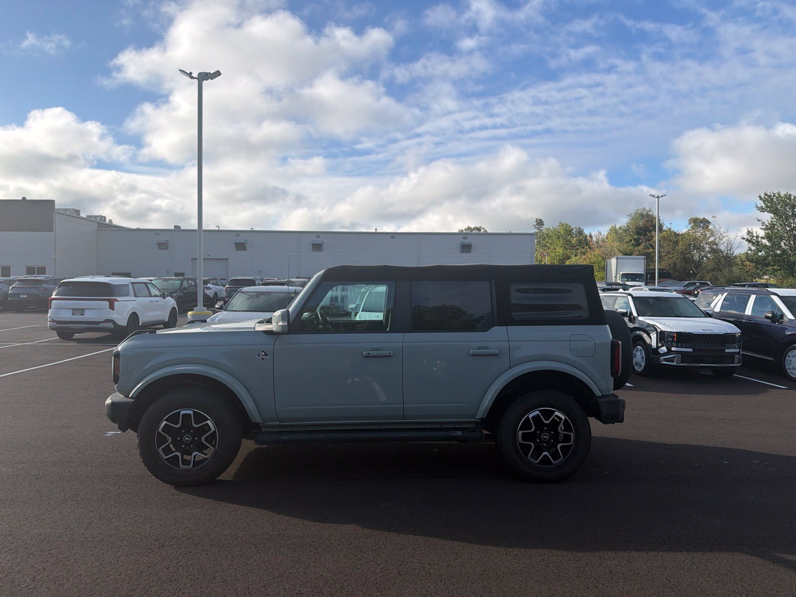 Used 2021 Ford Bronco Outer Banks AWD/4WD image 5