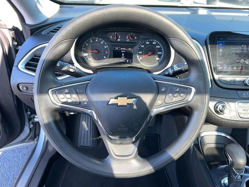 Used 2023 Chevrolet Malibu LT image 17