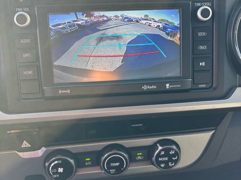 Used 2017 Toyota Tacoma SR5 image 12