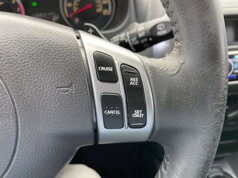Used 2012 Suzuki SX4 Sportback FWD image 20