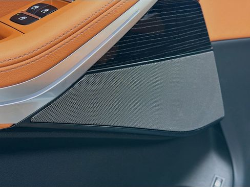 New 2026 BMW X5 xDrive50e w/ Executive Package image 24