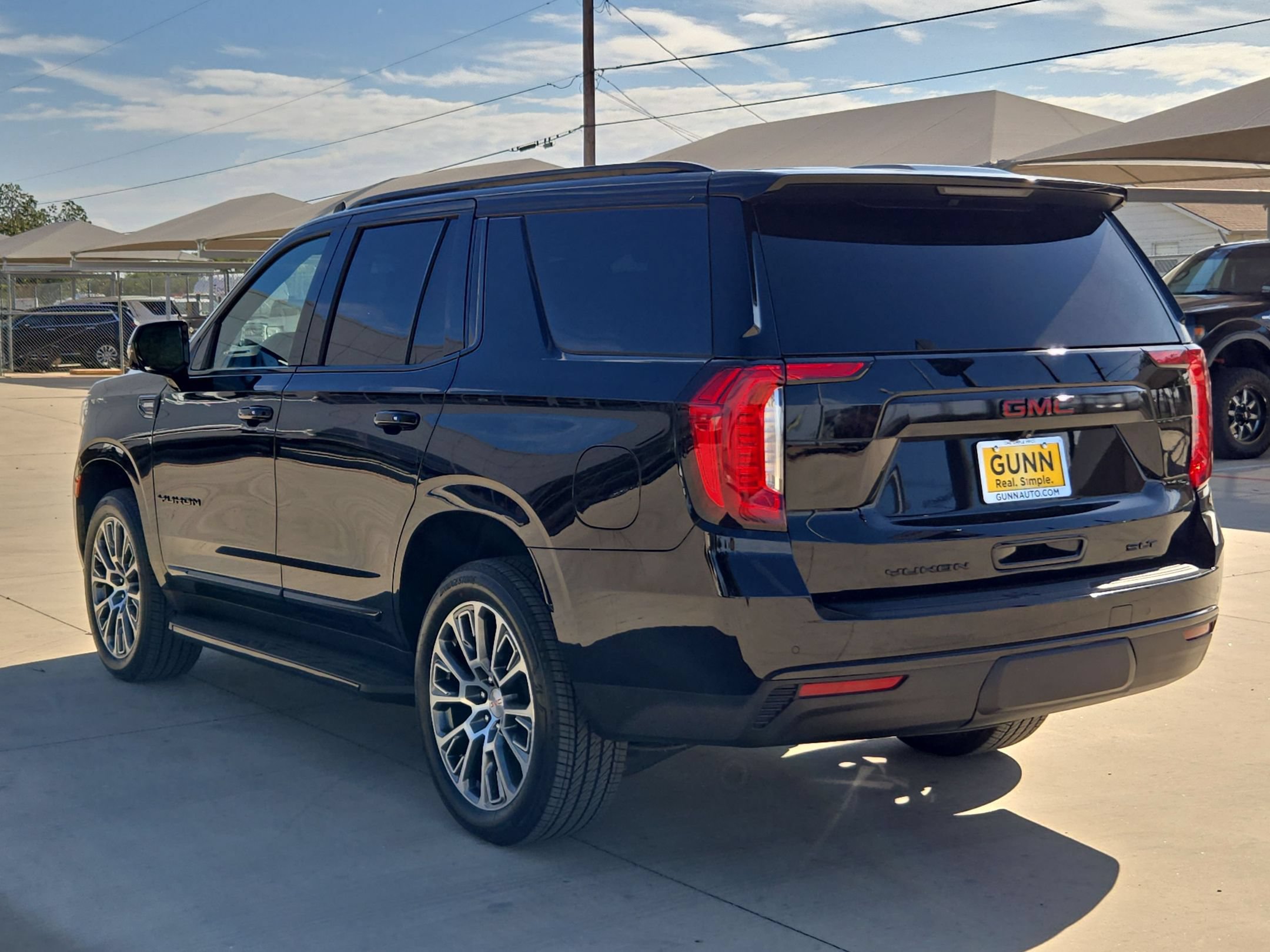 Certified 2022 GMC Yukon SLT w/ SLT Luxury Package AWD/4WD image 5