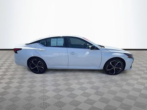 Used 2024 Nissan Altima 2.5 SR FWD image 8