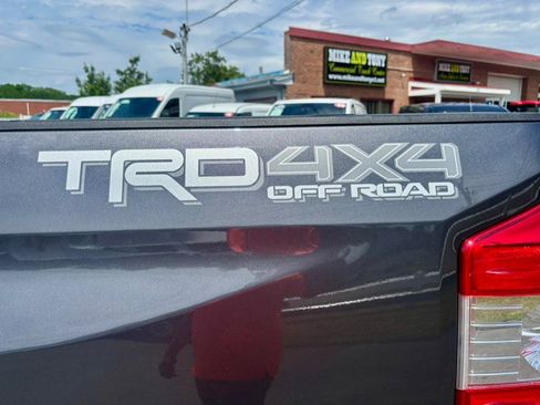 Used 2020 Toyota Tundra Limited w/ Limited Premium Package AWD/4WD image 32