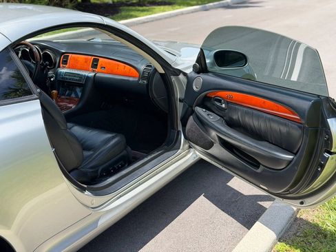 Used 2002 Lexus SC 430 Convertible RWD image 24