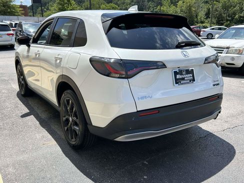 Certified 2024 Honda HR-V Sport image 3