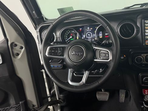 Used 2023 Jeep Wrangler Unlimited Rubicon 4xe AWD/4WD image 15