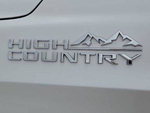 Used 2021 Chevrolet Tahoe High Country AWD/4WD image 11