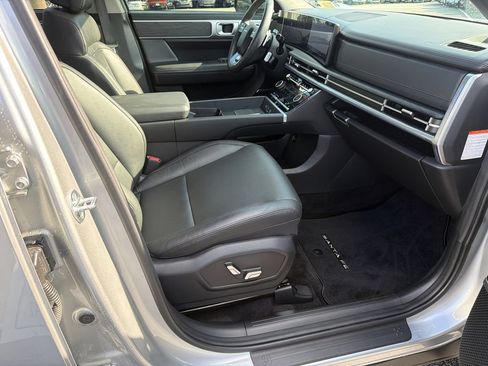 Used 2024 Hyundai Santa Fe Limited FWD image 13