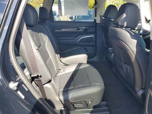 New 2025 Kia Telluride S image 12
