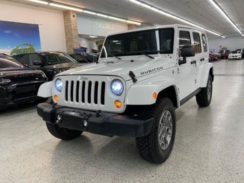 Used 2017 Jeep Wrangler Unlimited Rubicon w/ Connectivity Group AWD/4WD image 2