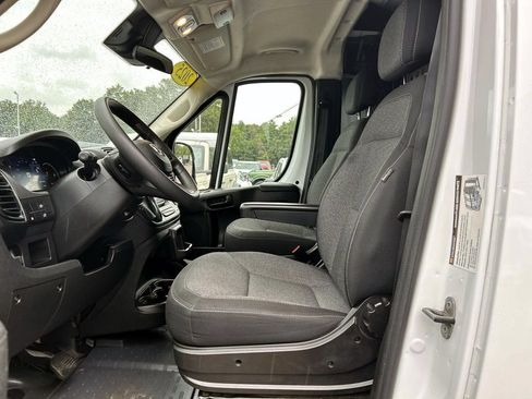 Used 2025 RAM ProMaster 2500 w/ U-Haul Equipment Group FWD image 13