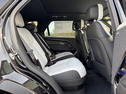 New 2026 Land Rover Range Rover Sport Dynamic SE AWD/4WD image 17
