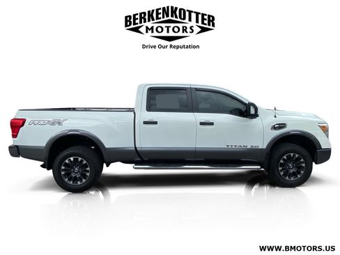 Used 2018 Nissan Titan PRO-4X w/ Pro-4x Convenience Package AWD/4WD image 2