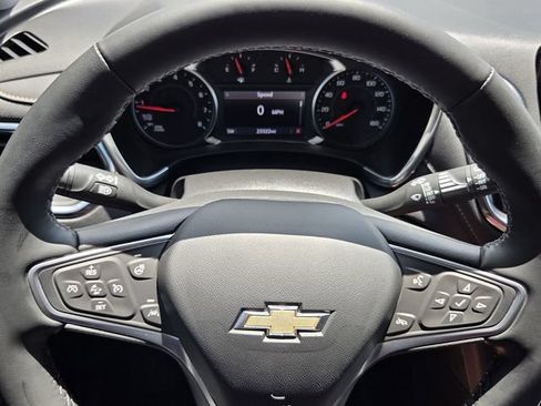 Used 2023 Chevrolet Equinox Premier FWD image 21