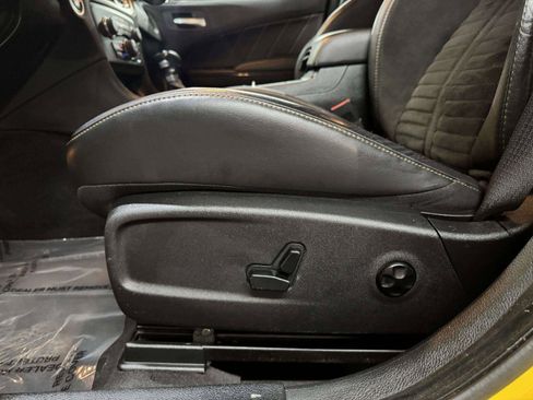 Used 2017 Dodge Charger R/T RWD image 15