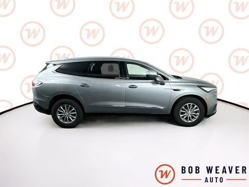 Used 2023 Buick Enclave Essence AWD/4WD image 9