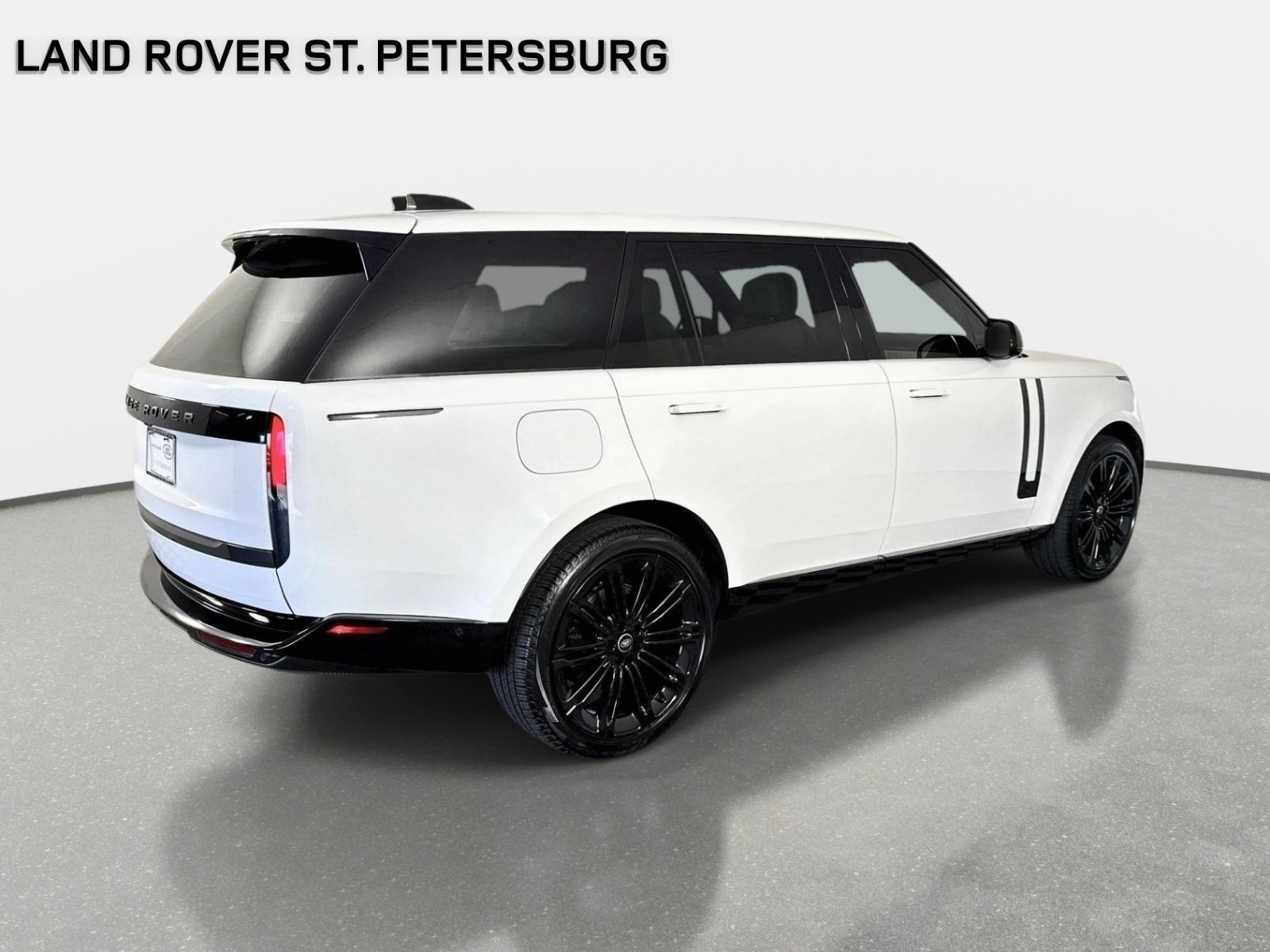 Used 2024 Land Rover Range Rover Long Wheelbase SE AWD/4WD image 5