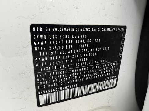 Used 2022 Volkswagen Tiguan SE R-Line AWD/4WD image 33