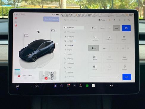 Used 2024 Tesla Model Y Long Range image 28