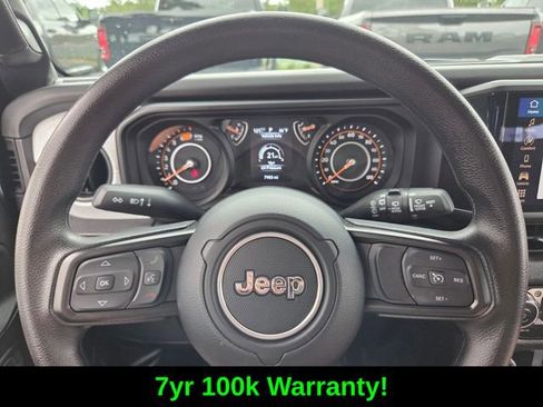 Used 2025 Jeep Wrangler Sport AWD/4WD image 28