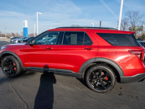 Used 2023 Ford Explorer ST w/ Equipment Group 401A image 4