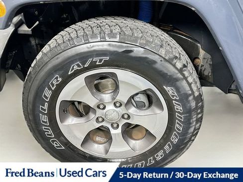 Used 2018 Jeep Wrangler Unlimited Sahara w/ Connectivity Group image 29