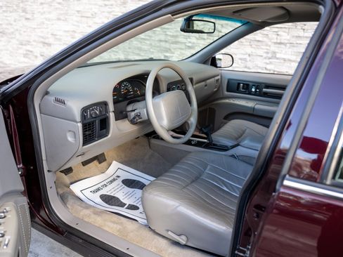 Used 1996 Chevrolet Caprice SS image 31