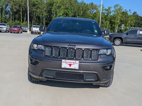 Certified 2021 Jeep Grand Cherokee Laredo X RWD image 8