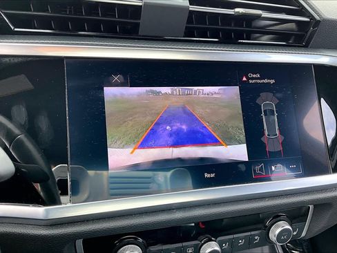 Used 2022 Audi Q3 2.0T Premium image 24