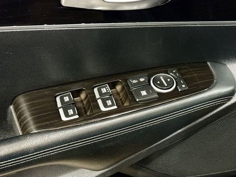 Used 2020 Kia Sorento LX w/ LX I4 Convenience Package image 18