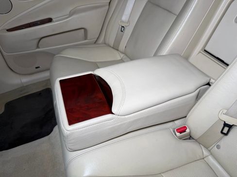 Used 2011 Lexus LS 460 image 19