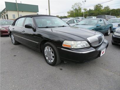 Used 2005 Lincoln Town Car Signature L