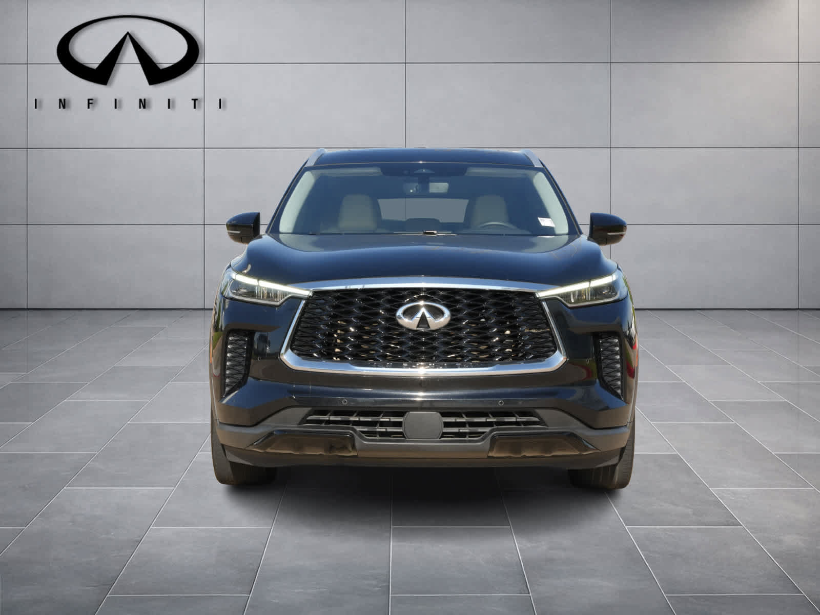 Used 2023 INFINITI QX60 Luxe w/ Cargo Package AWD/4WD image 2
