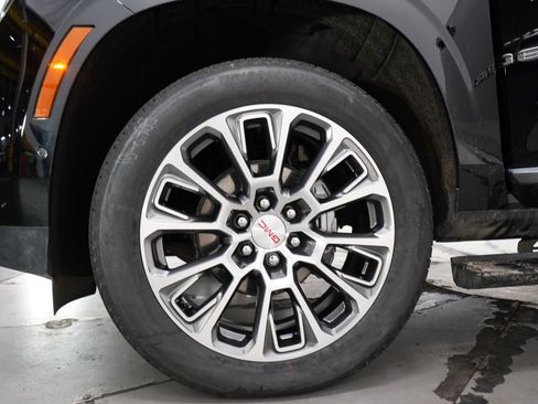 Used 2025 GMC Yukon Denali w/ Sun & Power Step Package AWD/4WD image 34