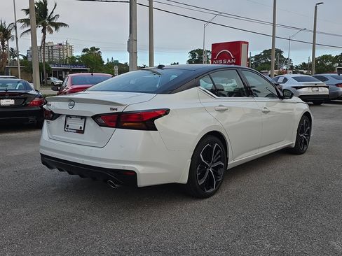New 2026 Nissan Altima 2.5 SR w/ SR Premium Package FWD image 7