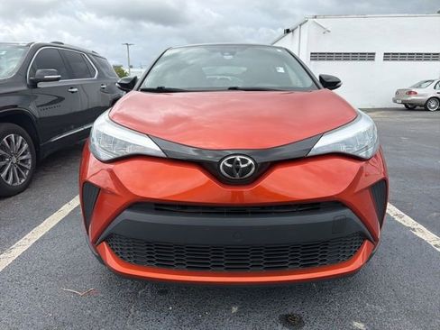 Used 2020 Toyota C-HR XLE FWD image 2