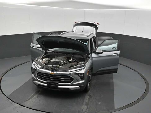 Used 2025 Chevrolet TrailBlazer LT AWD/4WD image 27