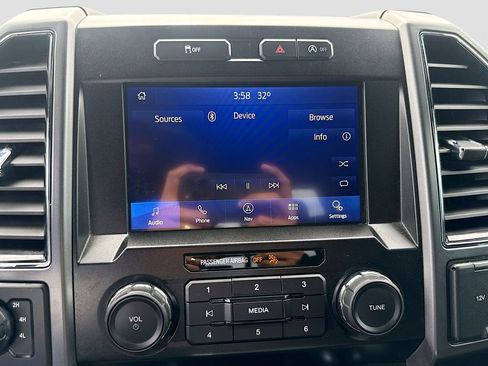 Used 2020 Ford F150 XLT w/ Equipment Group 302A Luxury AWD/4WD image 16