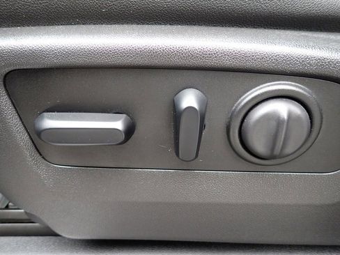 Used 2019 GMC Sierra 1500 SLT w/ SLT Convenience Package image 23