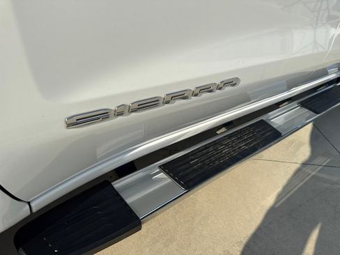 Used 2022 GMC Sierra 1500 SLT w/ SLT Convenience Package image 7